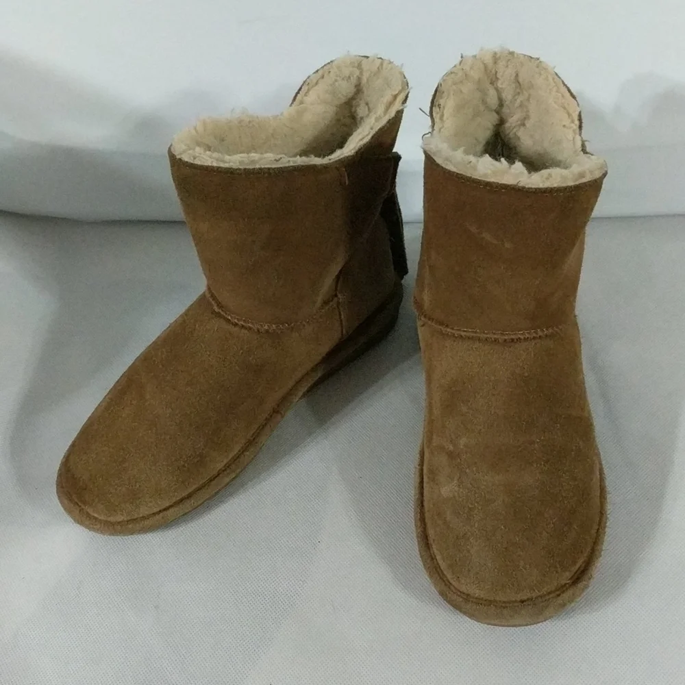 𝅺Bearpaw Mia Tan Suede Sheepskin Cozy Boots - Youth 3
